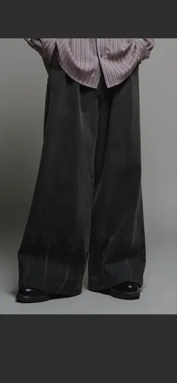 캐스퍼 존 13.5oz 배기 데님 팬츠 택 포함 미사용 블랙 계열