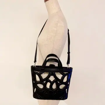 ZARA 컷워크 미니 토트백 블랙 검정 새상품급