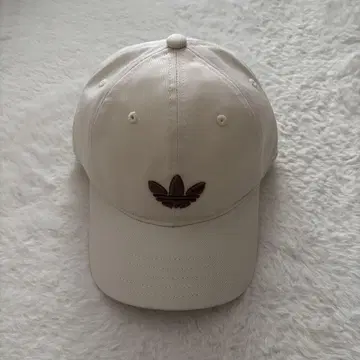 아디다스 자수 로고 캡