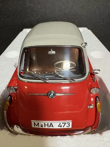 AUTOart 1/18 BMW 600 이세타 레드