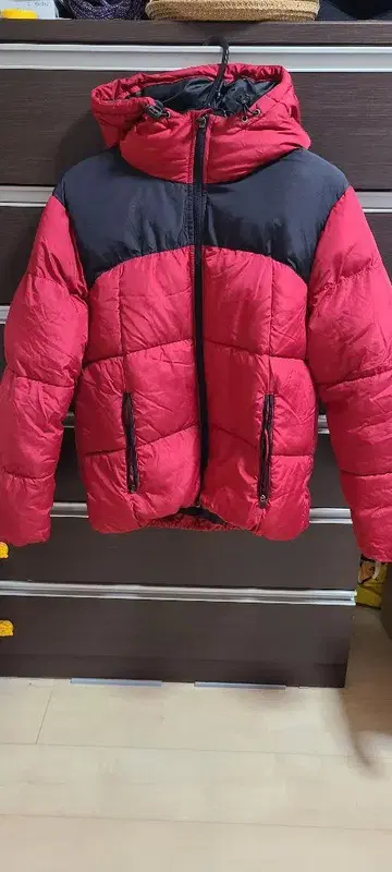빨검 다운 자켓