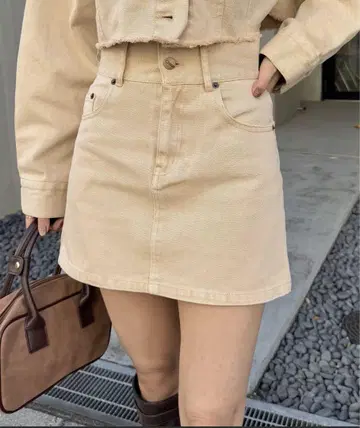 Chico 포켓 자수 사다리꼴 데님 스커트
