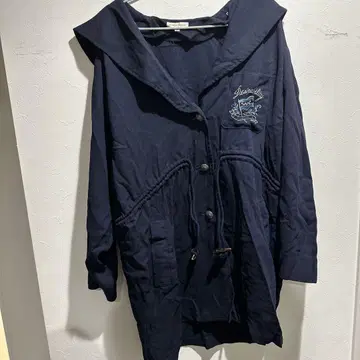 후드 부착 네이비 코트