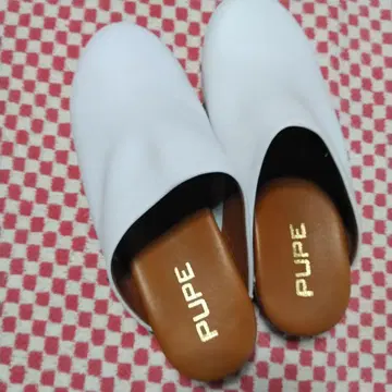PUPE 화이트 사보 샌들 37