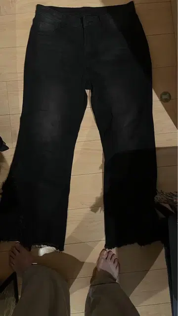 블랙 부츠 컷 데님 팬츠