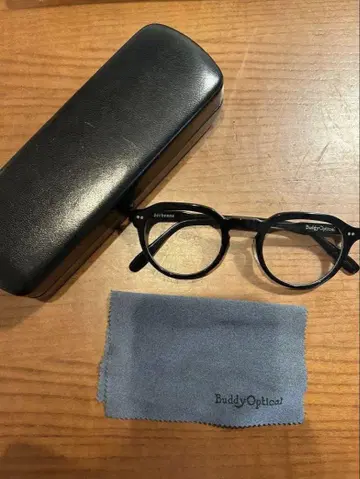 BuddyOptical Sorbonne 블랙 안경 케이스 포함