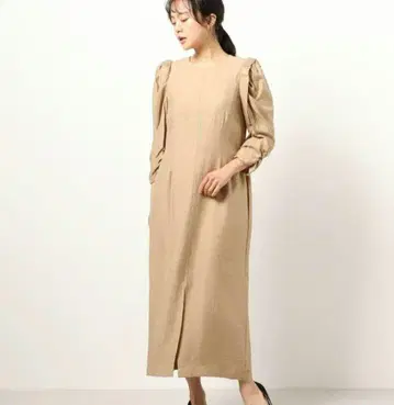 베이지 긴팔 롱 원피스