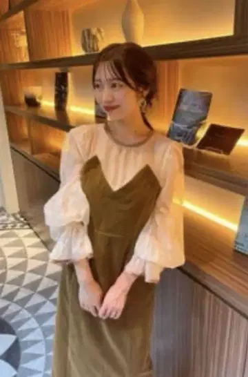 결혼식/드레스/사이즈 전개 있음] 배색 시어 베어 디자인 원피스
