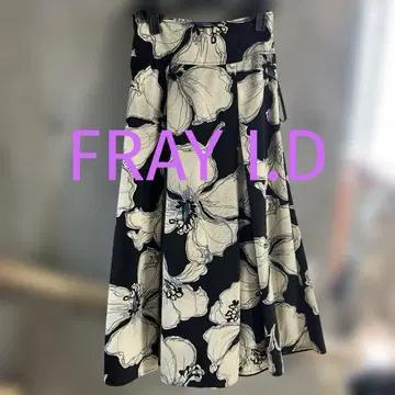 FRAY I.D 플라워 프린트 플레어 스커트