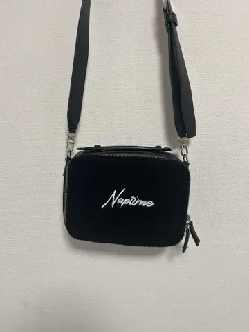 Naptime 보아 숄더백 Nissy