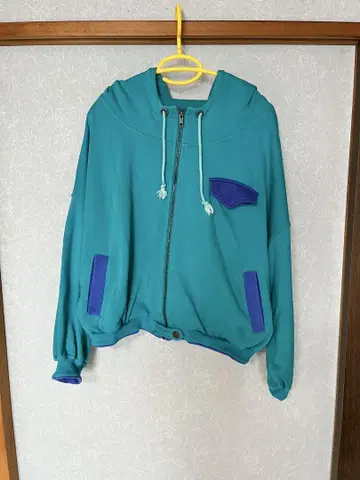 PECO CLUB 페코 클럽 후드티