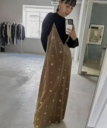 아메리 글리터 자수 벨루어 롱 톱
