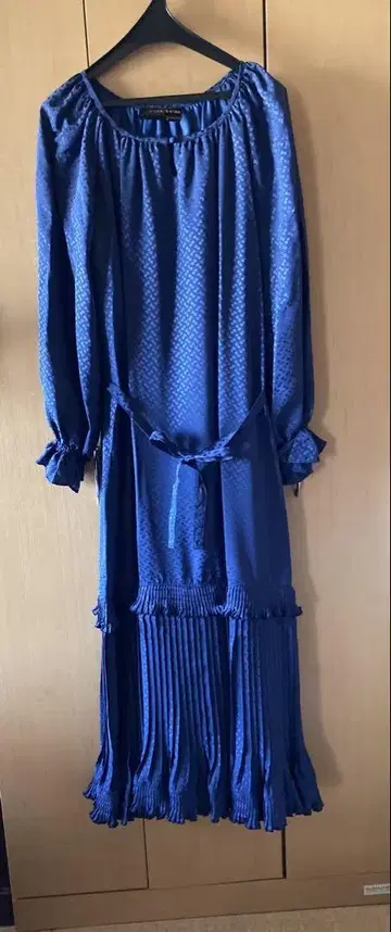 Carven 네이비 플리츠 원피스