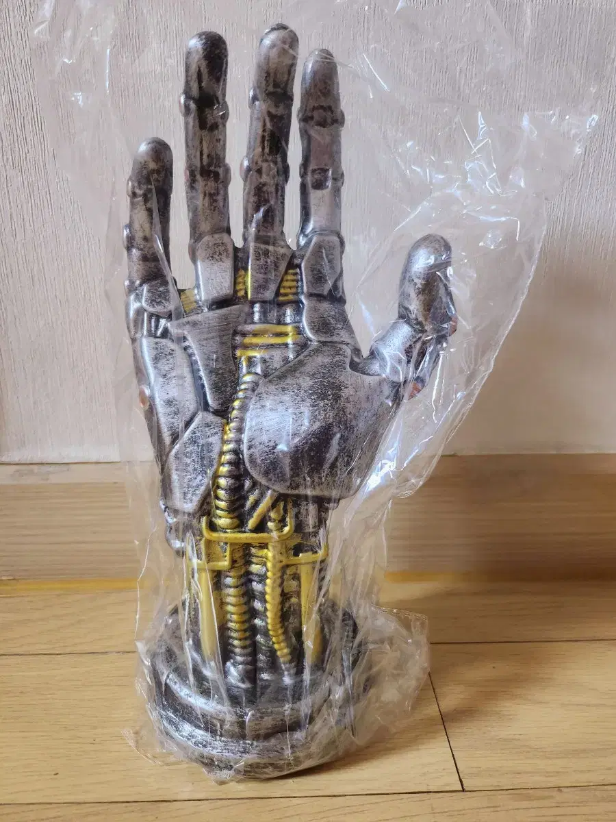 Cyborg Hand ~ New product
