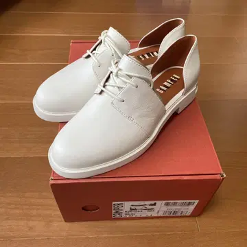 CAMPER 화이트 로퍼 EU 37