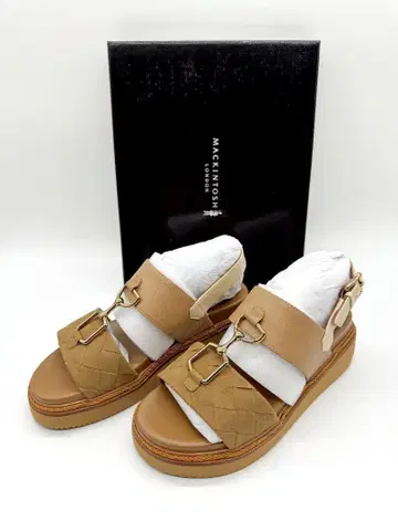 새상품 매킨토시 스트랩 샌들 베이지 23.5cm