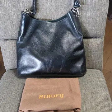 HIROFU 블랙 가죽 숄더백