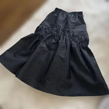 emmi 블랙 플레어 스커트