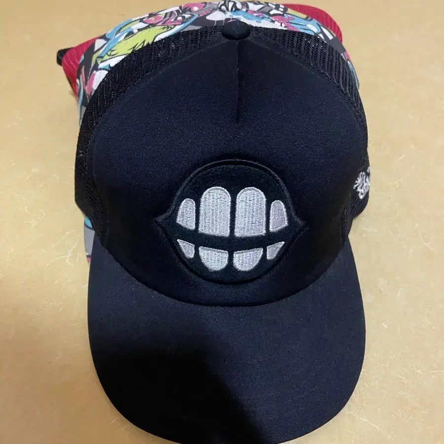 キャップ [SAND SOUND] Oval Wappen Ballcap SAND SOUND-Oval Wappen Ballcap - Navy│삼성물산 온라인몰 SSF