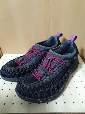 KEEN 유니크 스니커즈