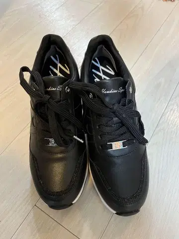 HAWKINS 힐 업 스니커즈 BLACK