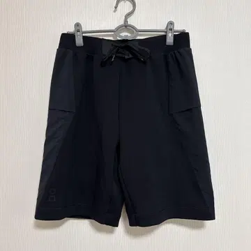 On Movement Shorts 남성용 M 블랙