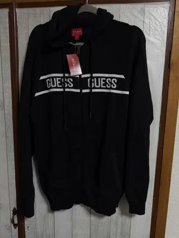 GUESS 블랙 집업 후드티