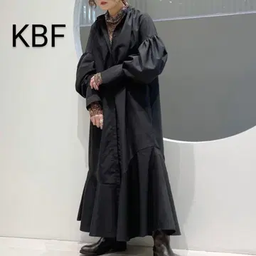 KBF '슬리브 컨셔스 원피스'