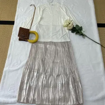 COTTON FACTORY 자수 화이트 상의 38