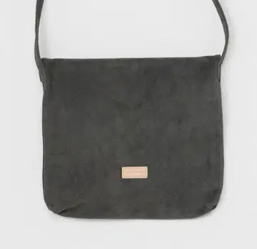 핸더 스킴 pig flap shoulder bag big