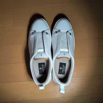 화이트 슬립온 스니커즈