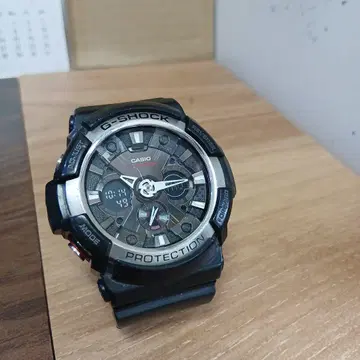 GA-200 카시오 지샥 작동 중 빅 페이스 데지아나