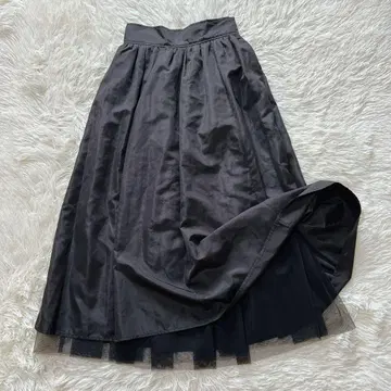 린카블 LINKABLE 블랙 리버서블 튤 플레어 롱 스커트