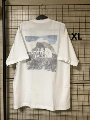 THE NORTH FACE 하프 돔 디지털 스퀘어 로고 티 화이트