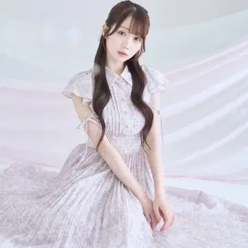 로즈뮤즈 "플리츠 플로럴 프린트 드레스"