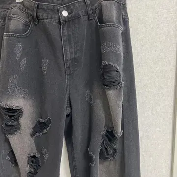 데미지 가공 블랙 스트레이트 진