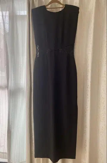 미사용 새상품 ZARA 블랙 슬리브리스 롱 원피스