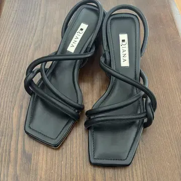 다이애나 블랙 스트랩 샌들 23cm