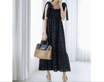 tocco closet 어깨 리본 포함 하트 프린트 티어드 원피스 블랙