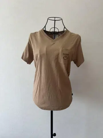 CALI SURF 베이지 V넥 티셔츠 M