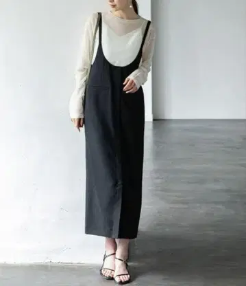 새상품급 22SS noble 슬라브 옥스 롱 살로펫 스커트 블랙 36