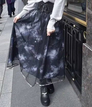 axes femme 테레스코프 프린트 스커트 플레어 스커트 레이스업