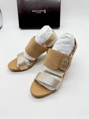 새상품 매킨토시 런던 비쥬 모티브 샌들 23cm