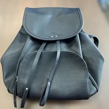 ZARA 블랙 합성 피혁 백팩