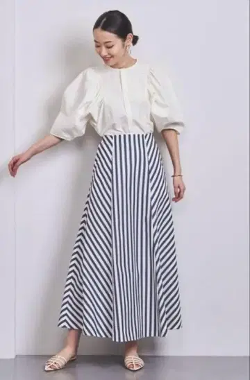 **새상품** UNITED ARROWS 스트라이프 플레어 스커트 택 포함