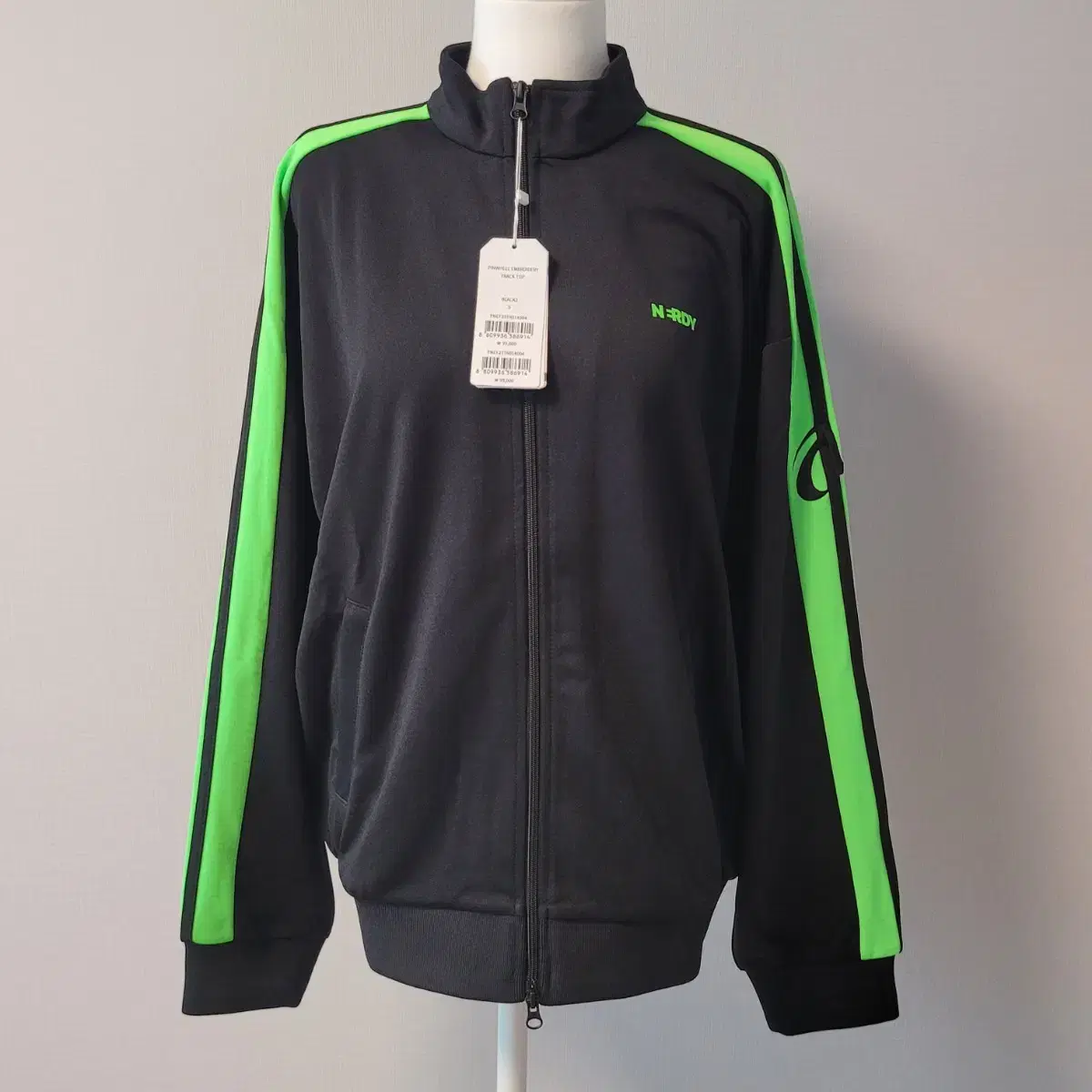 Items Similar to Nerdy NY Track Top Black L | Global Bunjang