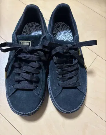 푸마 블랙 스웨이드 플랫폼 스니커즈 24cm
