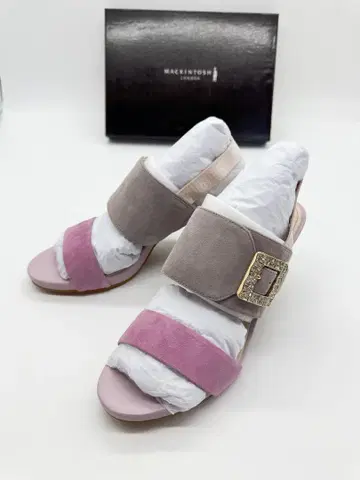 새상품 매킨토시 런던 비쥬 모티브 샌들 23.5cm