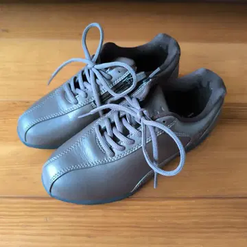 새상품급 미즈노 사이드 지퍼 워킹화 브론즈 22.5cm