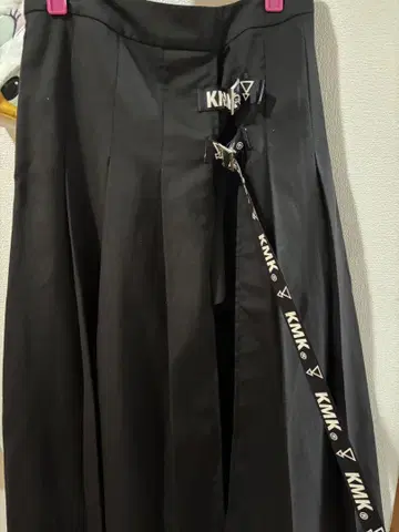 KINGLYMASK 스커트